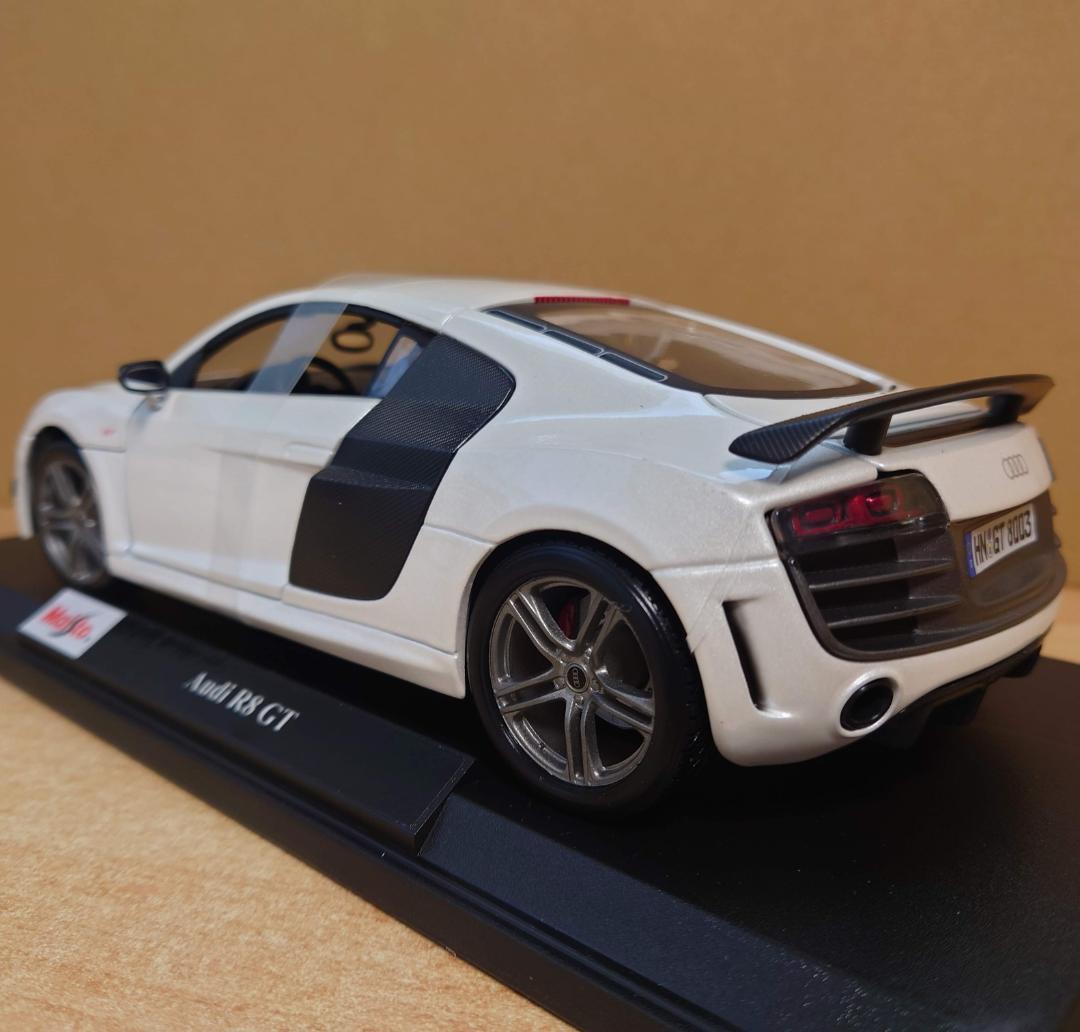1/18 アウディ Audi R8 GT ホワイト マイスト製 ダイキャスト製