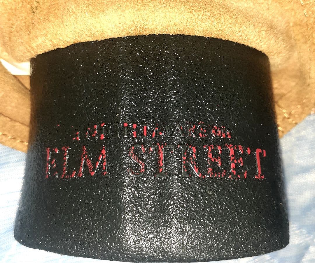 NECA エルム街の悪夢リメイク フレディ グローブ レプリカ ハロウィン