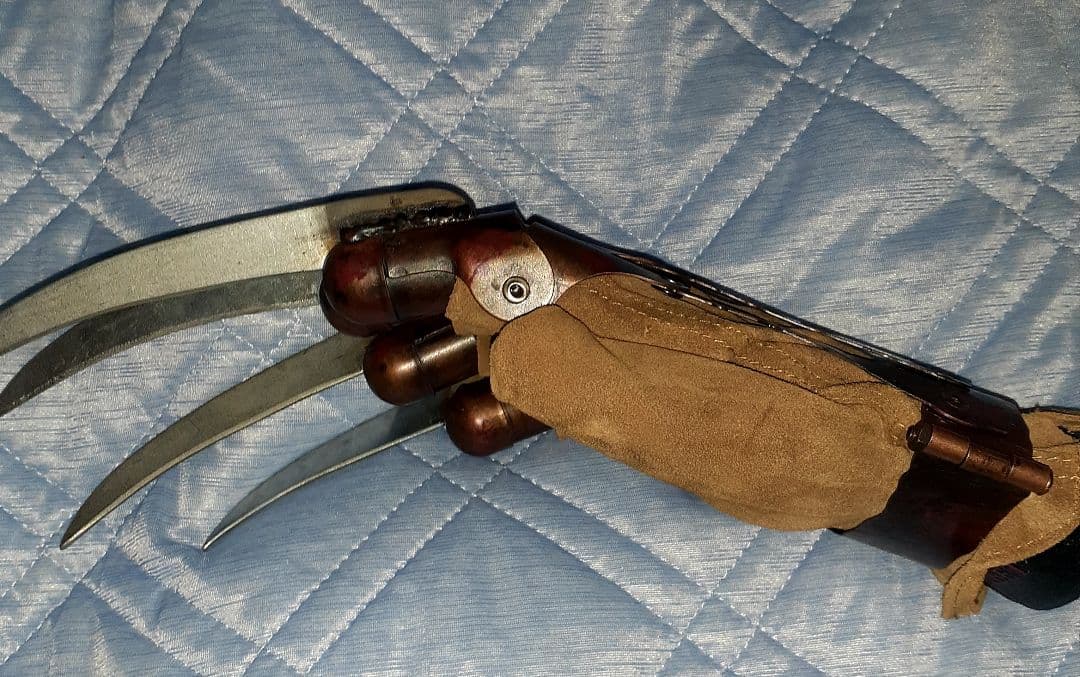 NECA エルム街の悪夢リメイク フレディ グローブ レプリカ ハロウィン