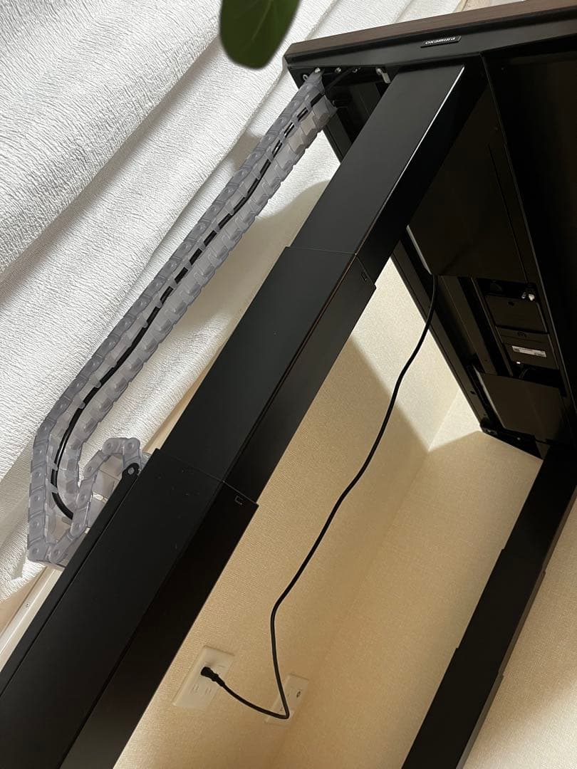 オカムラ　スイフト　Swift 高さ65〜125cm 幅115cm 奥行68cm