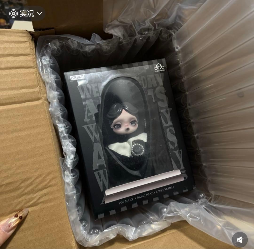 POPMART SKULLPANDA Wednesday NY限定 スカルパンダ - メルカリ