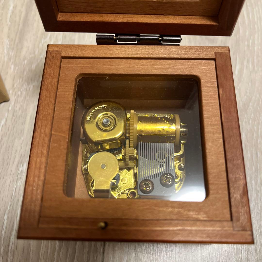 進撃の巨人 木製オルゴール 紅蓮の弓矢 進撃の巨人」より、オルゴール