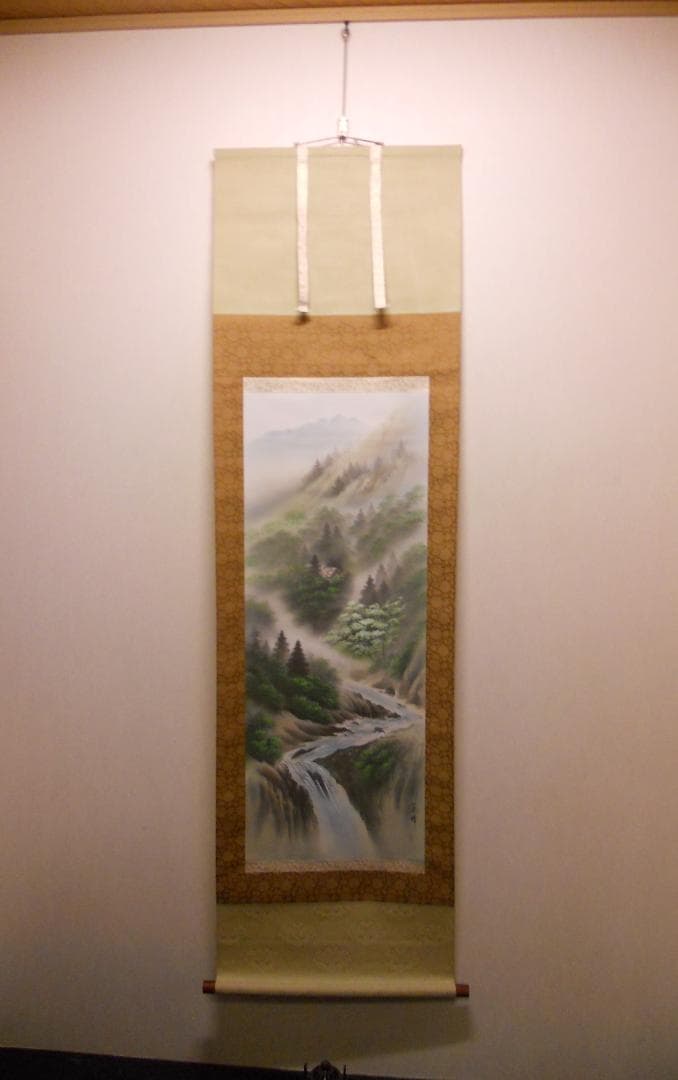 掛け軸 花峰 彩色山水 絹本 希少 軸装 茶道具 掛軸 美品 です。