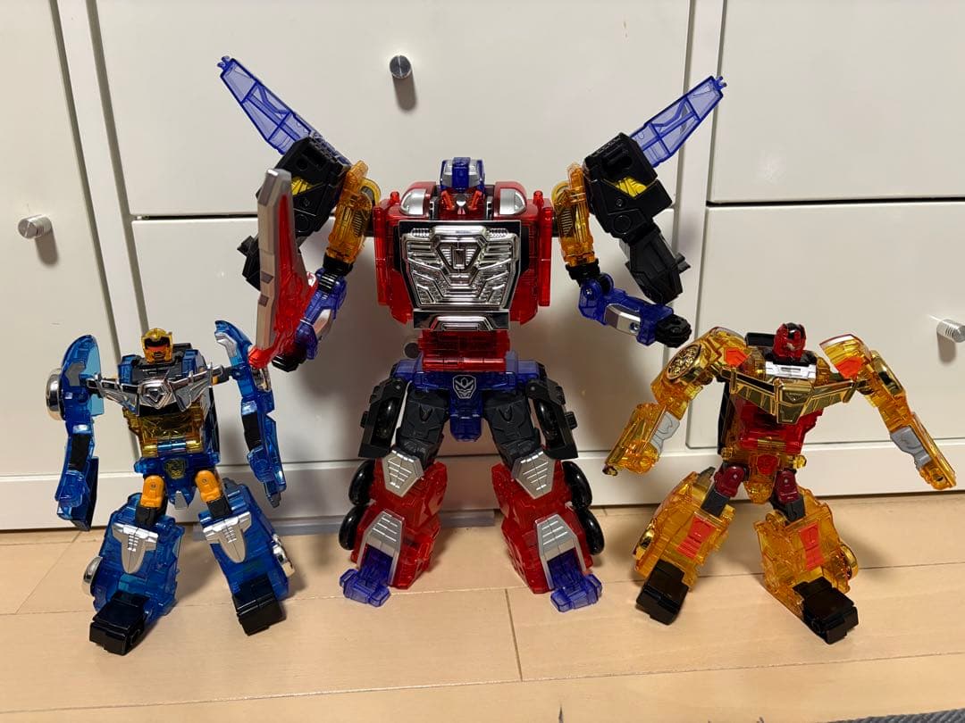 韓国トイ ハローカーボット ジャイアントローダー オールスター 三体合体