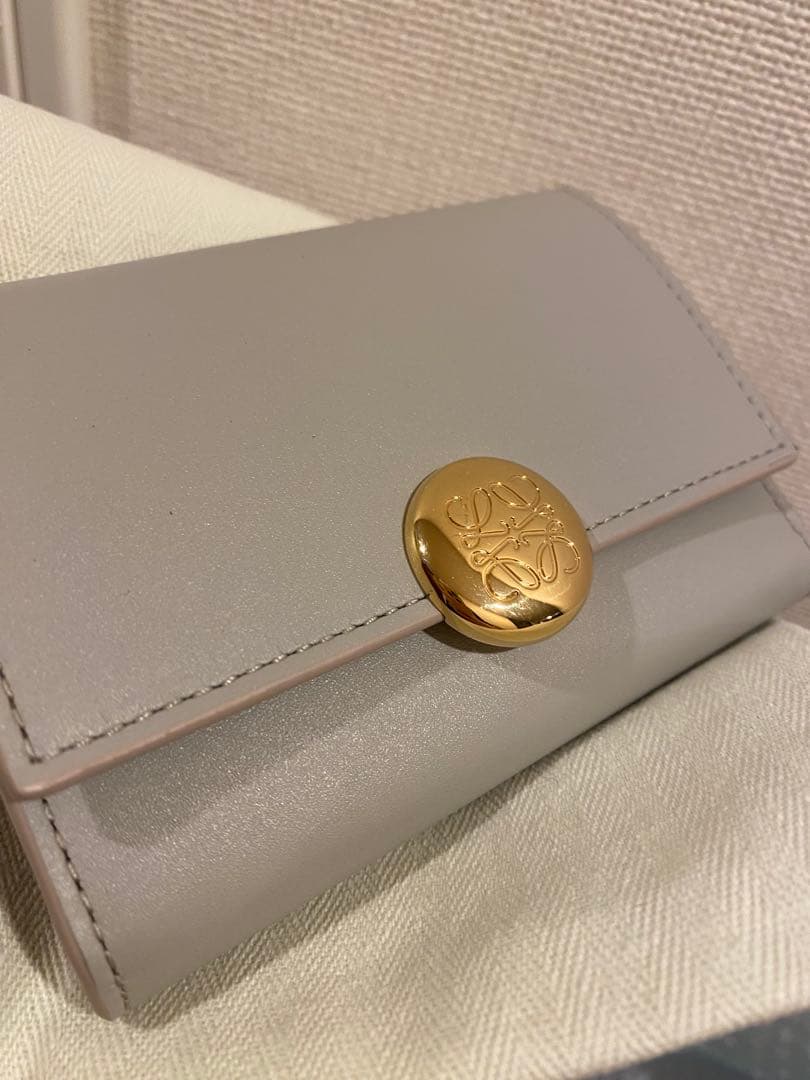 新品　LOEWE ロエべ　ぺブル バーティカル ウォレット スモール