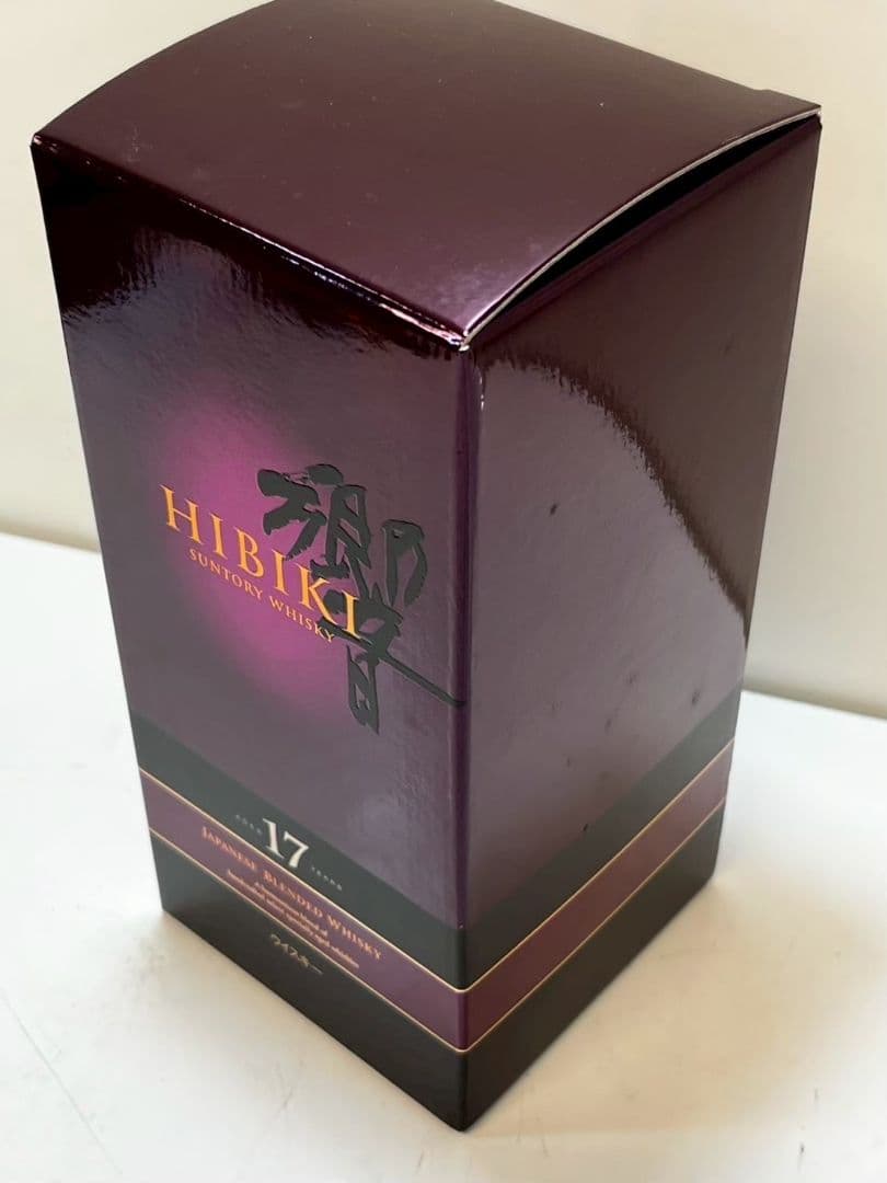 響17年 サントリーウイスキー 箱付き 未開栓 700mlの通販はau PAY