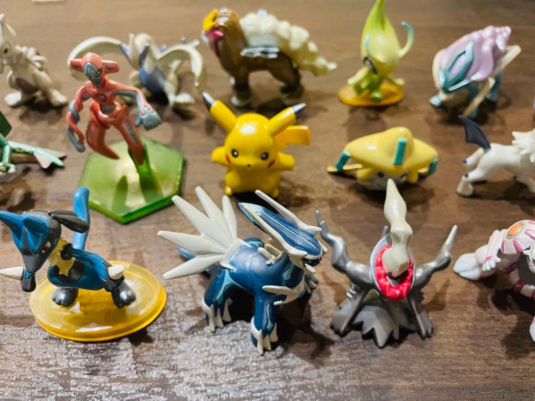 ポケモン映画10周年記念 モンスターコレクションセットBOX 全キャラ18点