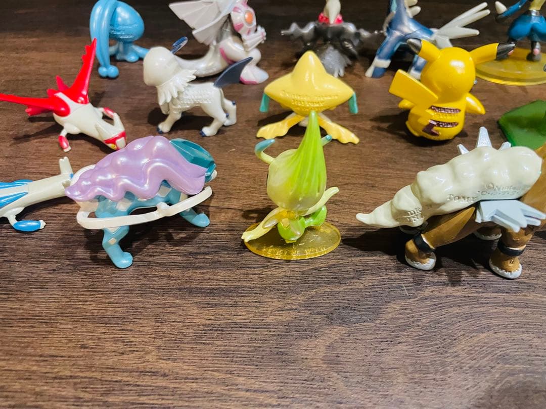 ポケモン映画10周年記念 モンスターコレクションセットBOX 全キャラ18点