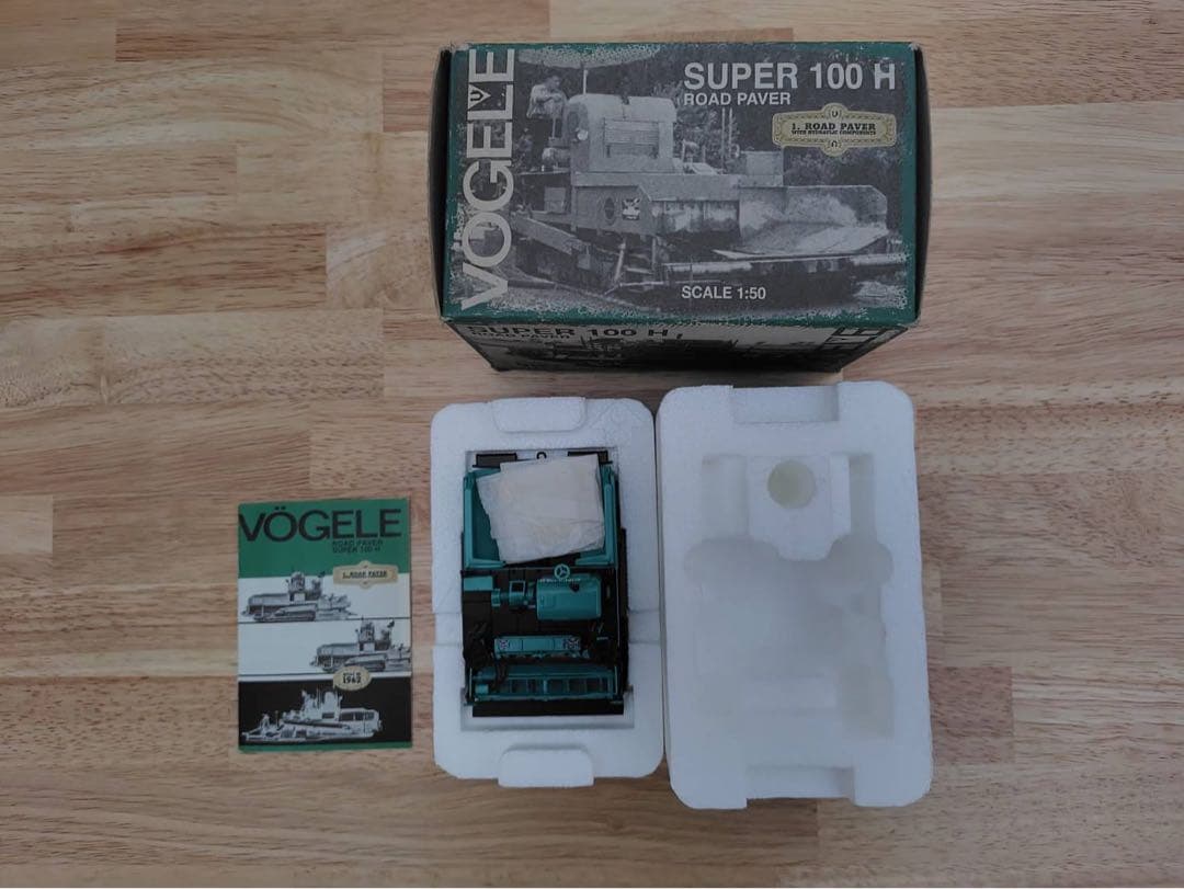 ミニカー NZG 1/50 VOGELE SUPER 100H ROAD PAVER
