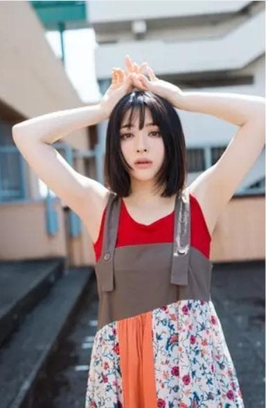 鎮西寿々歌（FRUITS ZIPPER） サイン入り写真パネル - メルカリ