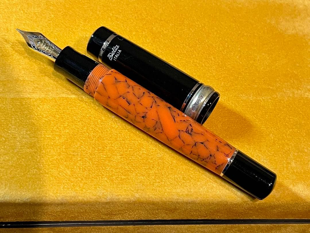 超レア デルタ 万年筆 III MILLENNIO コレクション ダークオレンジ