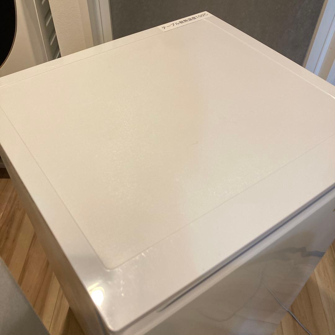 Hisense ノンフロン冷凍庫 HF-A61W