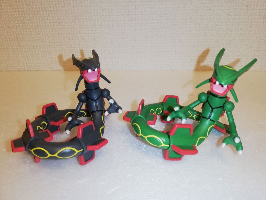 ポケモンモンコレ色違いレックウザフィギュア