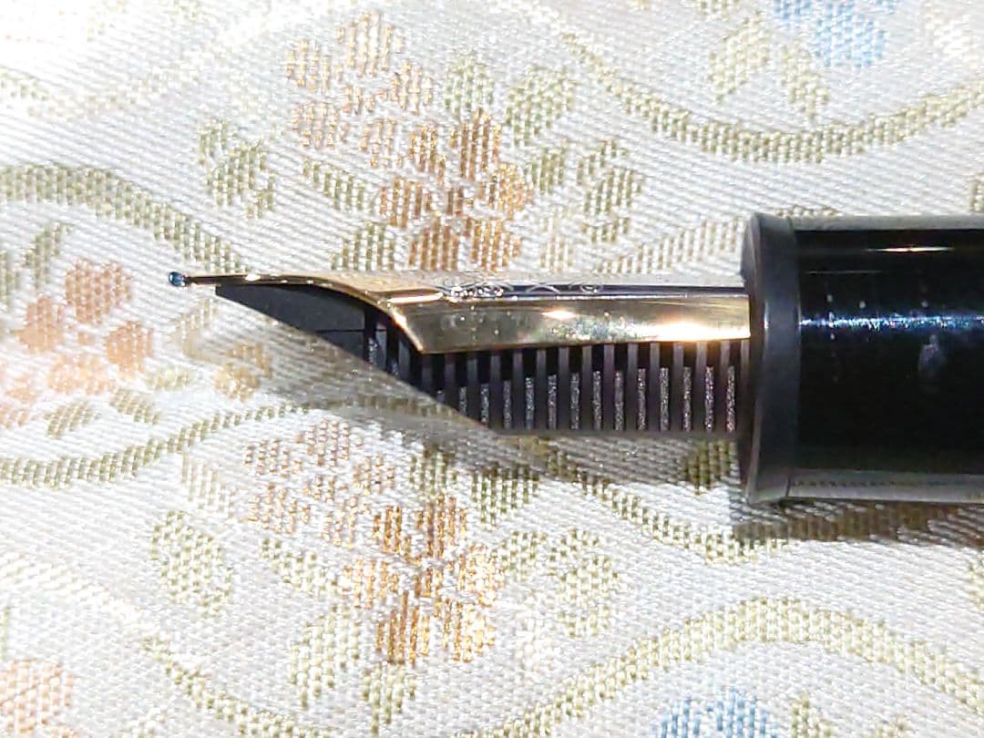 未使用 世界2000本限定 シェイプ・オブ・ハート ブルーバード 万年筆