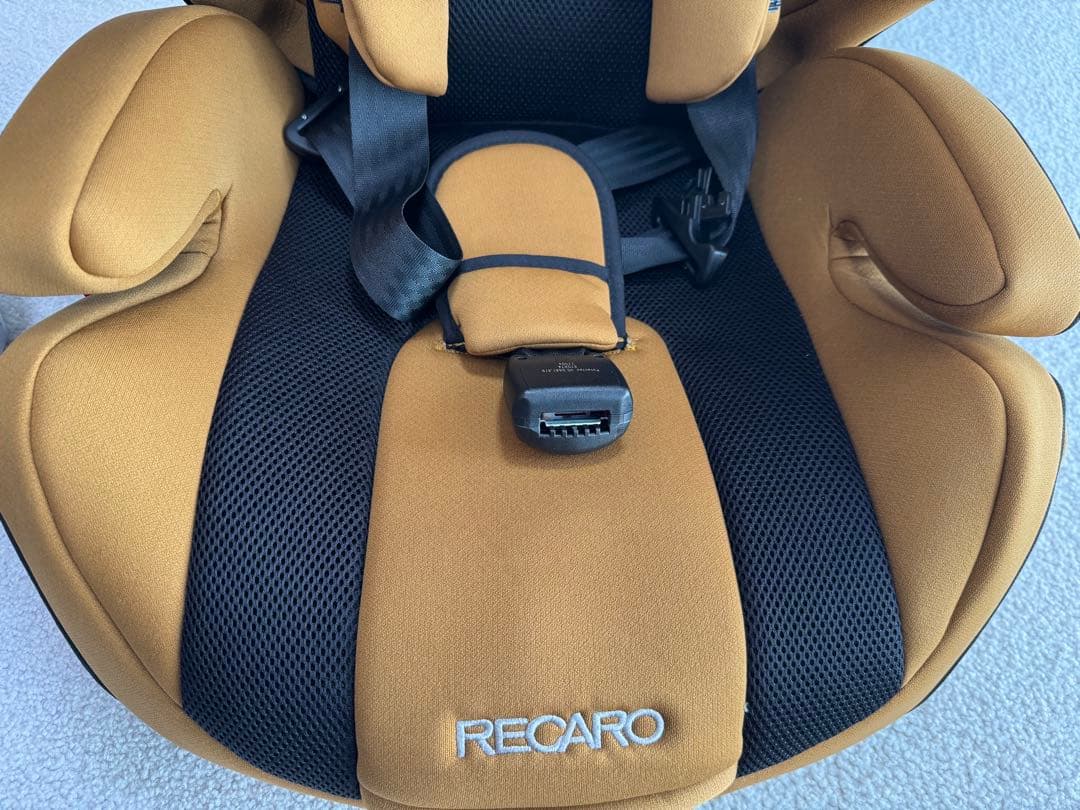 RECARO J1 NEO ジュニアシート サファリイエロー　チャイルドシート