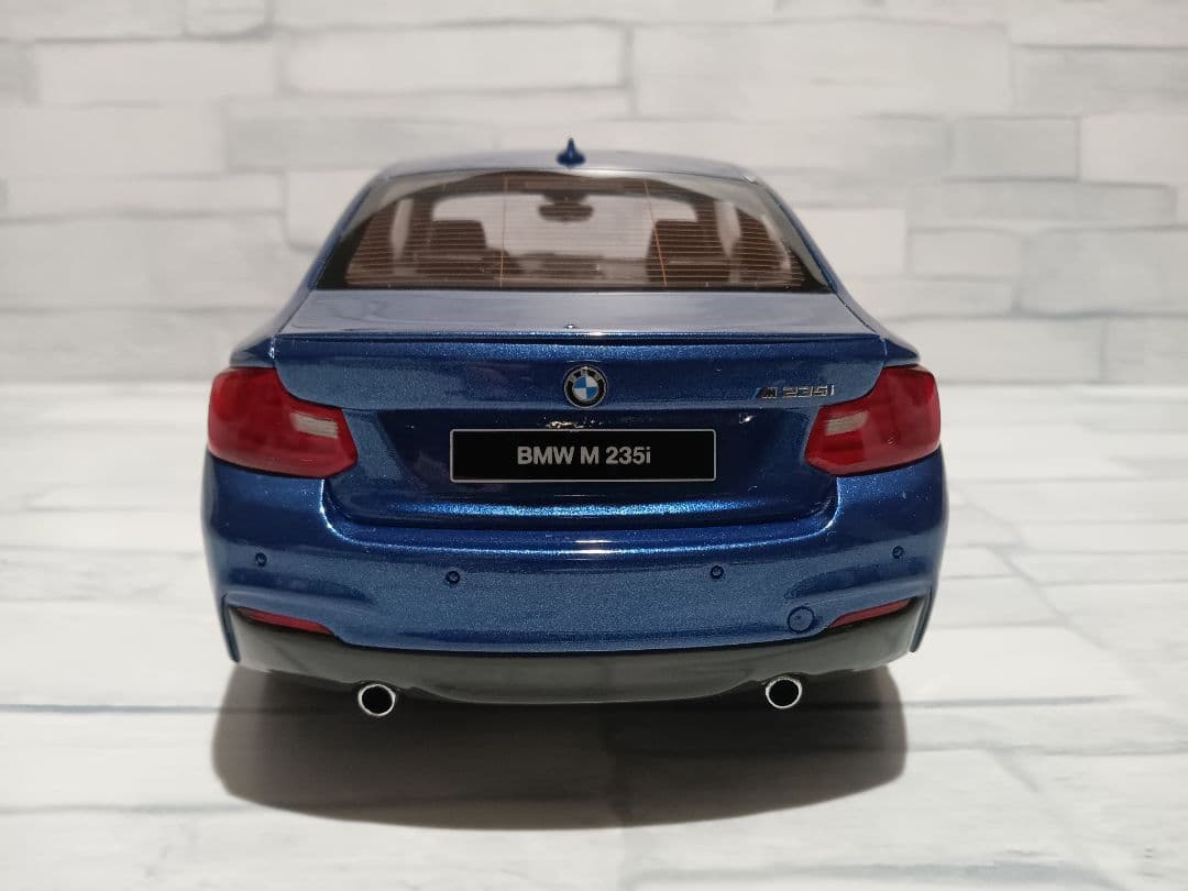 1/18 BMW 2シリーズ　クーペ　M235i F22　ミニカー　ブルー