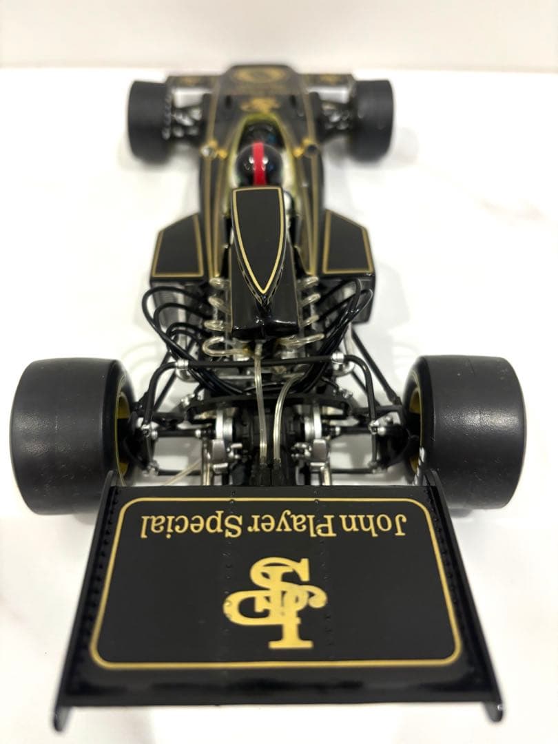 【サンスター　ロータス72 1970年〜75年　1/18】