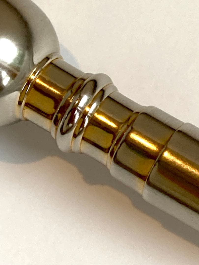 バックBACH★トランペットマウスピース10 1/2Cゴールド(ハゲつつある)