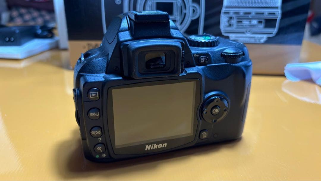 Nikon D40X デジタル一眼レフカメラ Amazon | Nikon デジタル一眼レフカメラ D40X ダブルズームキット