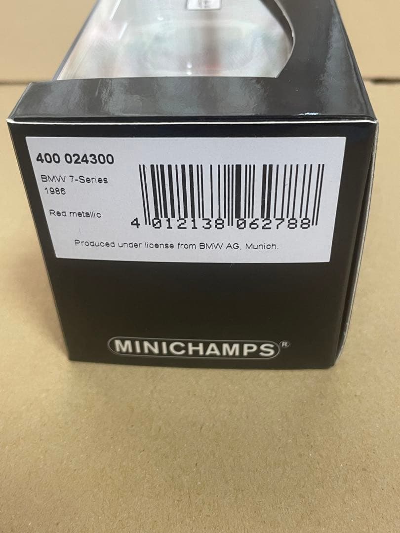 BMW 7-Series 1986 Red llic ミニカー