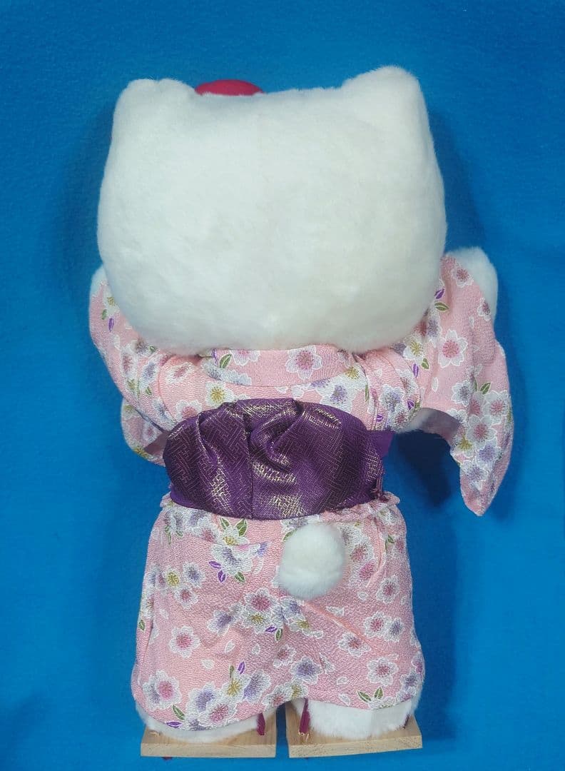 激レア☆ハローキティ☆ちりめんの着物に紗綾形紋様の帯と激レア☆チャーミーキティ