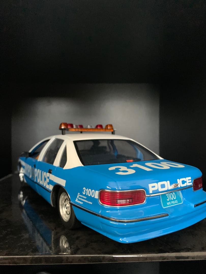 希少1:18シボレー カプリスNYPD
