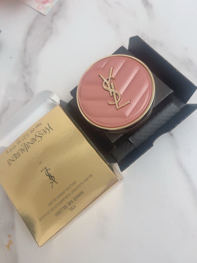 イブサンローランチーク44