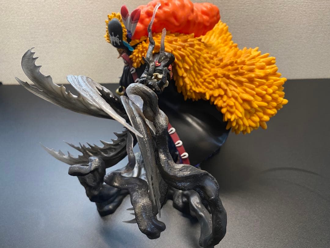 ワンピース　フィギュアーツ　黒ひげ　ティーチ　闇水　フィギュア