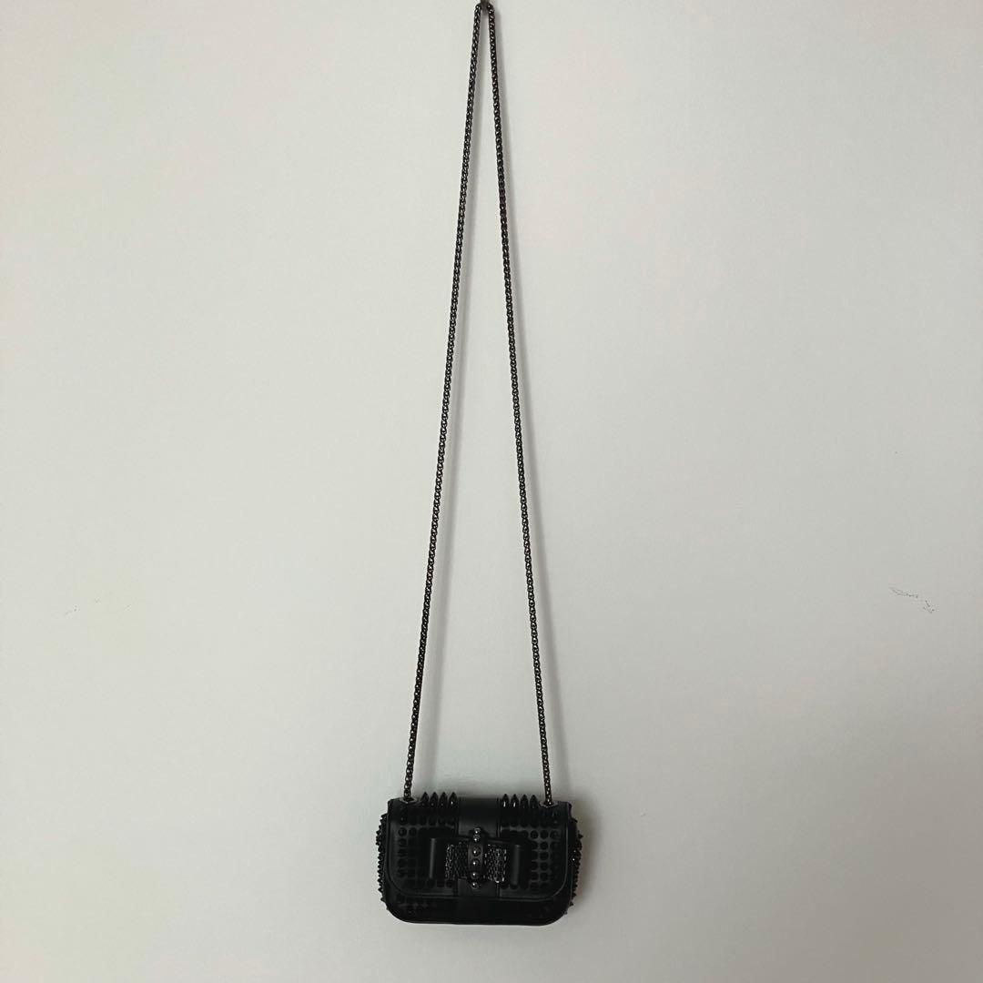 美品クリスチャンルブタン スイートチャリティ レザースタッズショルダーバッグ