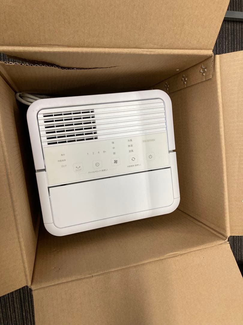 美品★2023年製星アイリスオーヤマ★コンパクトクーラー★ICA-0301G