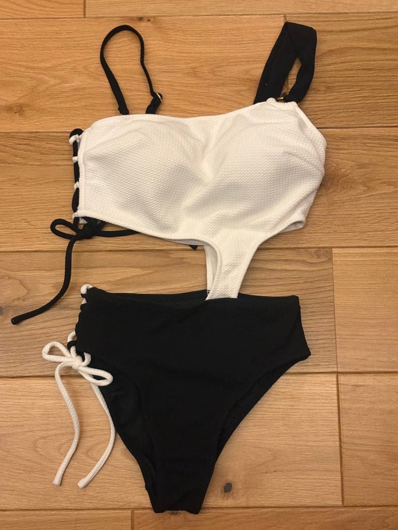 m*様 ALENCY ワンショルダー ビキニ ホワイト/ブラック