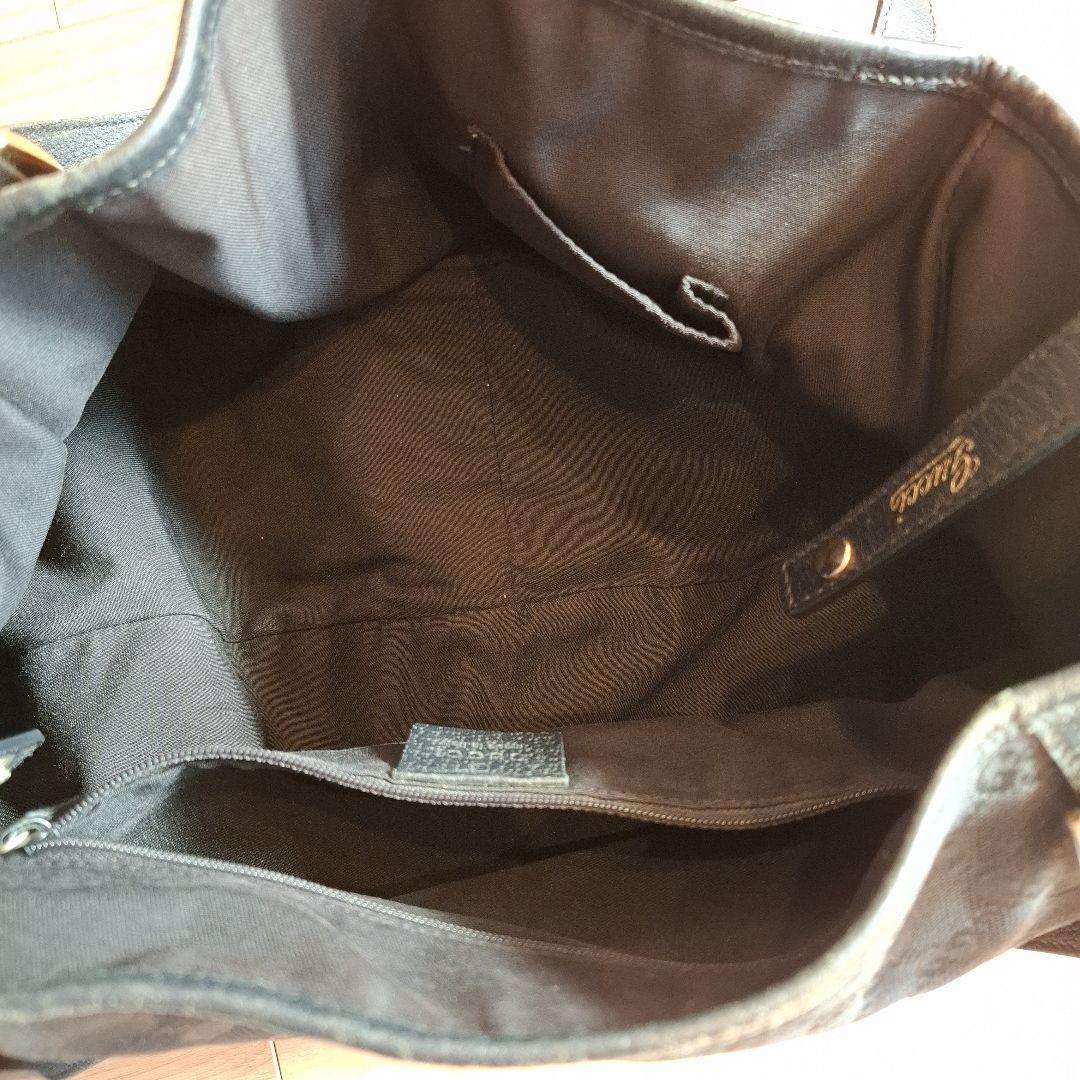 GUCCI　GGパターンブラックハンドバッグ