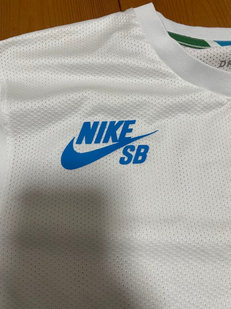 B*e様 NIKESB x parra Tシャツ　Lサイズ　フランス