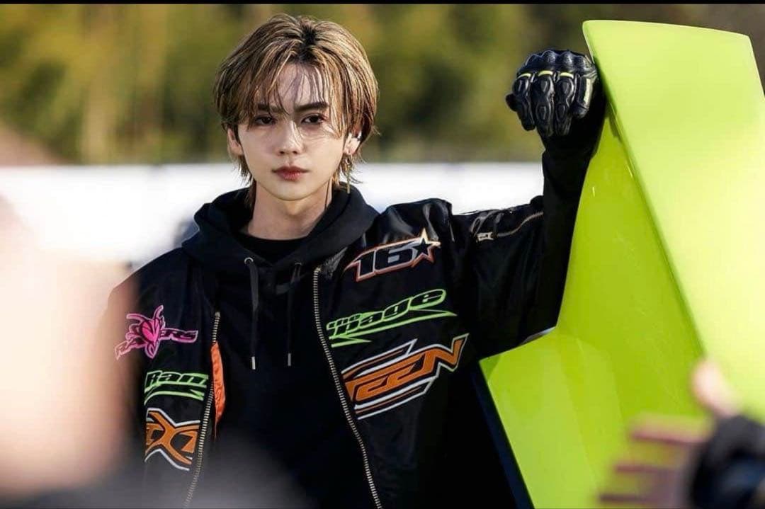 美品】THE RAMPAGE 16BOOSTERZ着用モデル ジャケット - メルカリ