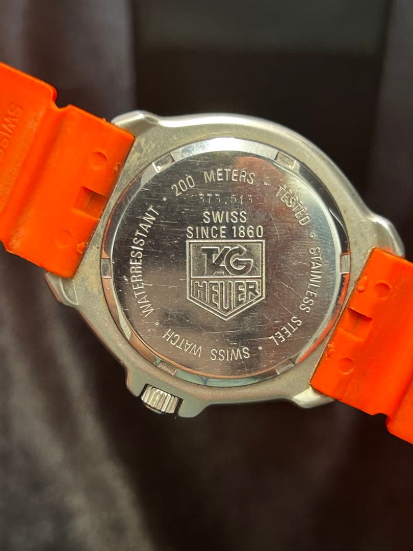 オレンジラバーベルトクォーツ時計 300m防水