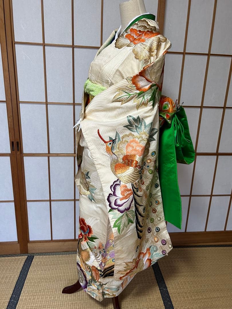 豪華絢爛 アンティーク振袖 昭和レトロ 刺繍 孔雀 鳳凰 鶴織 牡丹 エクリュ