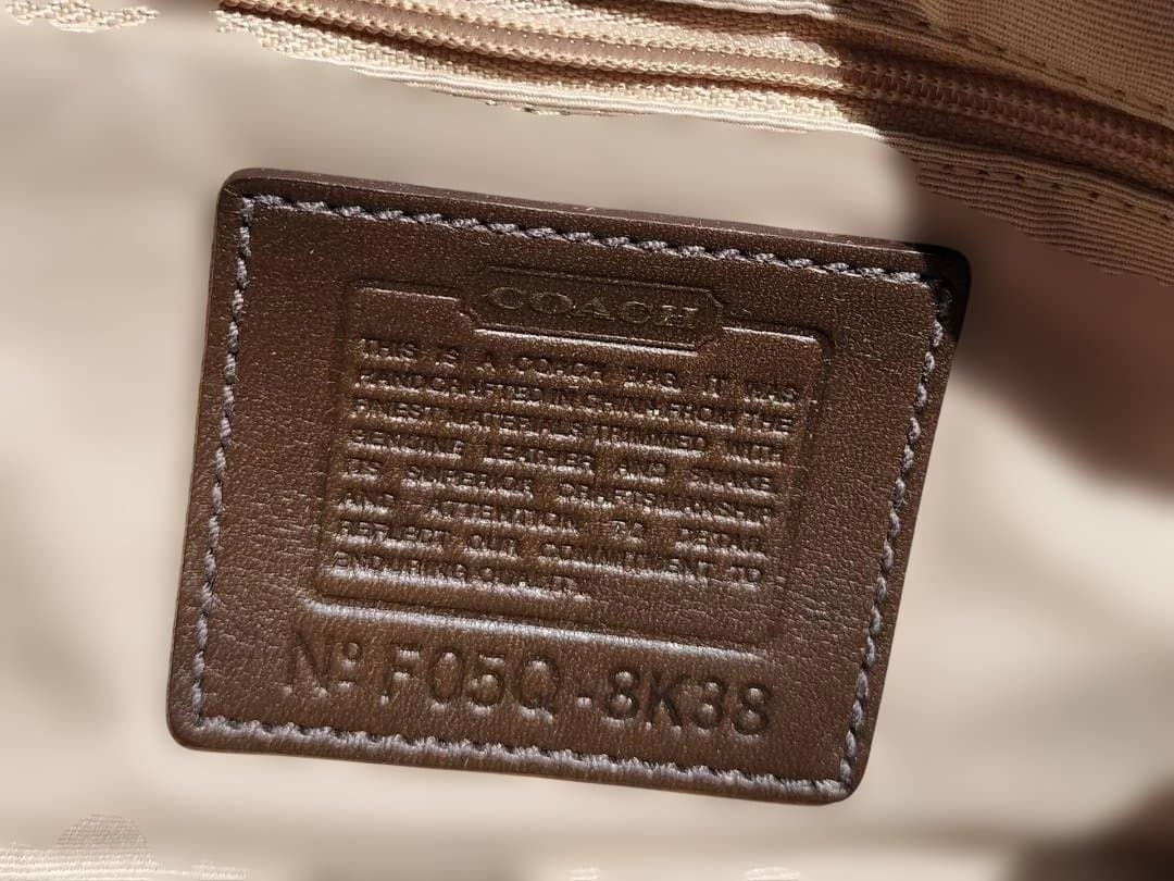 ＣＯＡＣＨ セミショルダーバッグ　８Ｋ３８