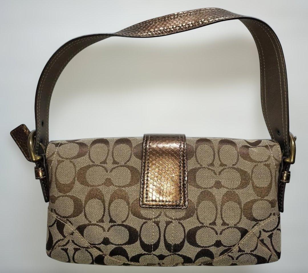 ＣＯＡＣＨ セミショルダーバッグ　８Ｋ３８