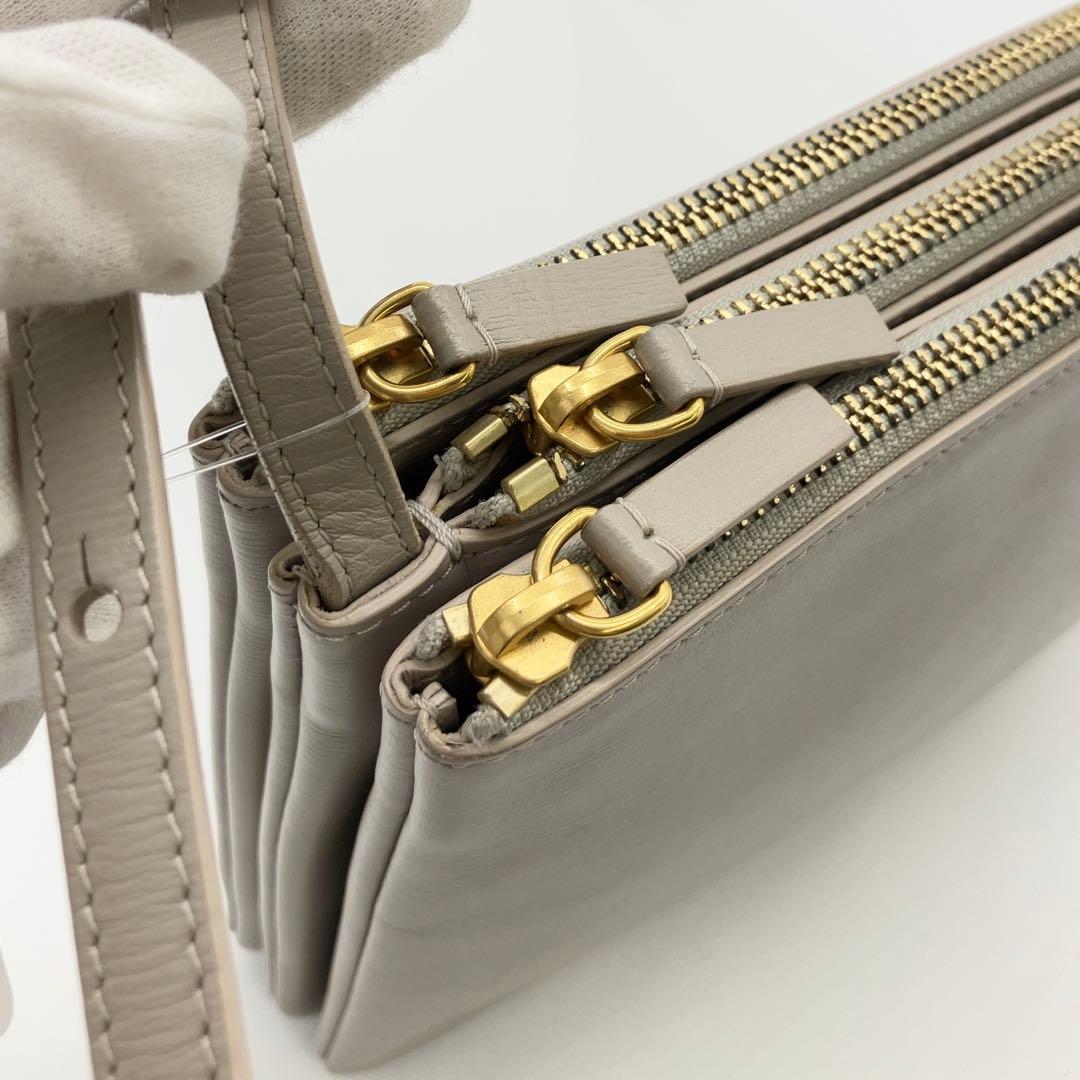 CELINE トリオ ラージ レザー ショルダーバッグ ライドグレー