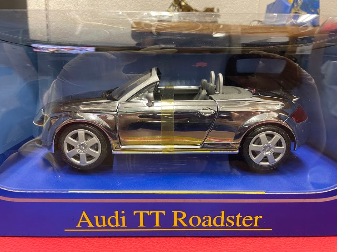Audi   TT ロードスター　メタル