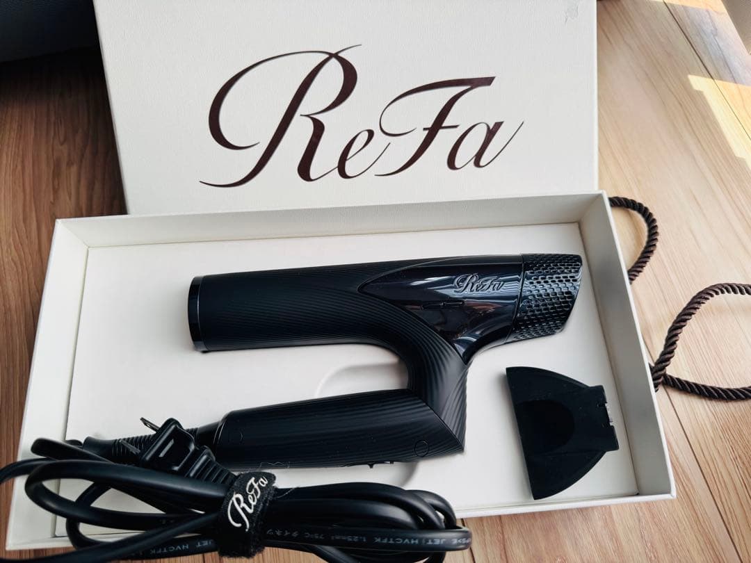 【美品】スタンド付き！リファ　ビューテックドライヤースマート　ブラック