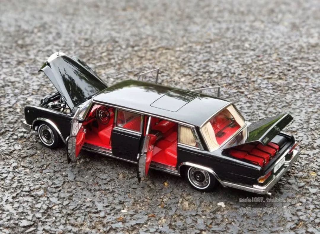 Kengfai 1:18 ベンツプルマン ミニカー