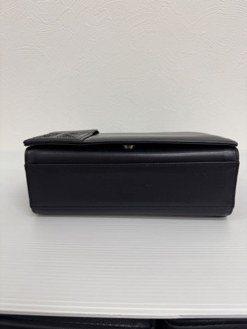 美品 ジバンシー 4G ステッチ ロゴ フルフラップ レザー ハンドバッグ