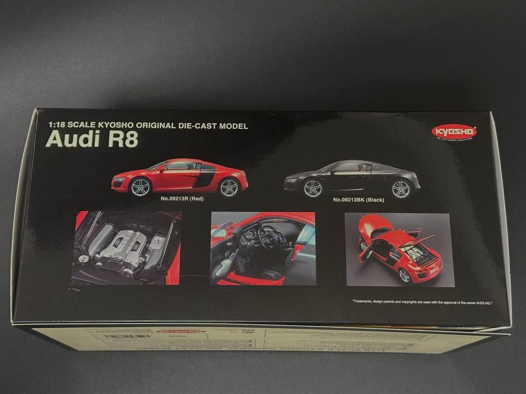 Audi R8 ブラック ミニカー　1/18