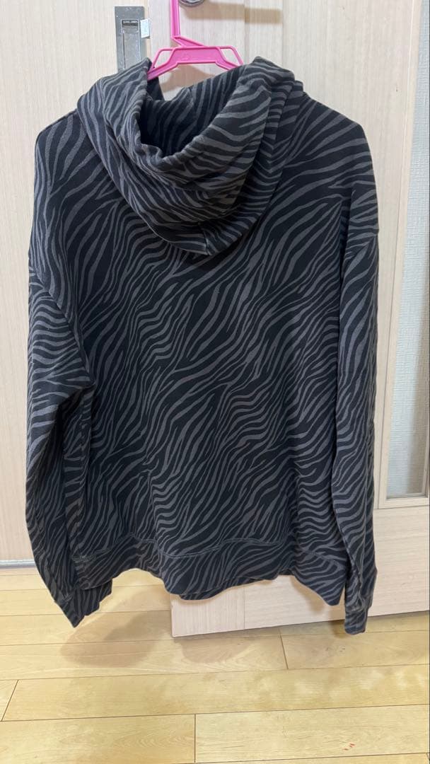 ヒステリックグラマー　ゼブラ　ロゴ　パーカー