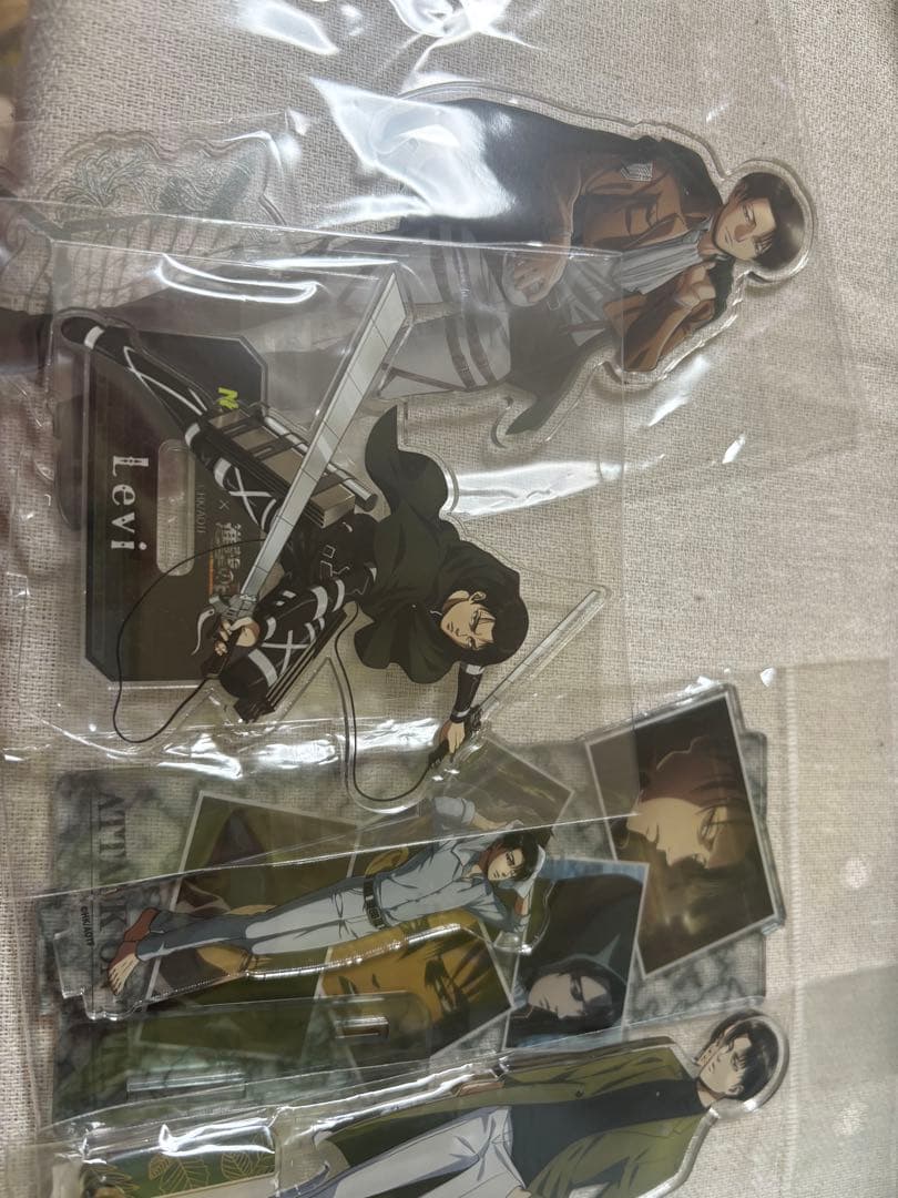 進撃の巨人 リヴァイ兵長 アクリルスタンドまとめ売り