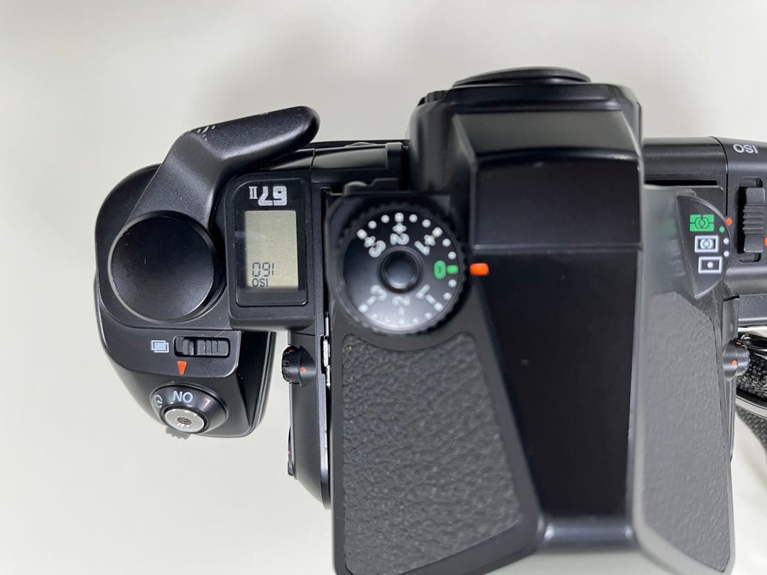 PENTAX67IIボディ(AEファインダー付き、純正ストラップ)美品 - メルカリ