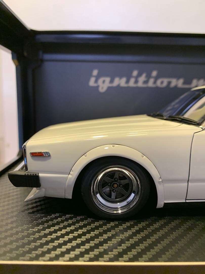 IGモデル1/18 日産 スカイライン 2000 GT-ES C210 ホワイト