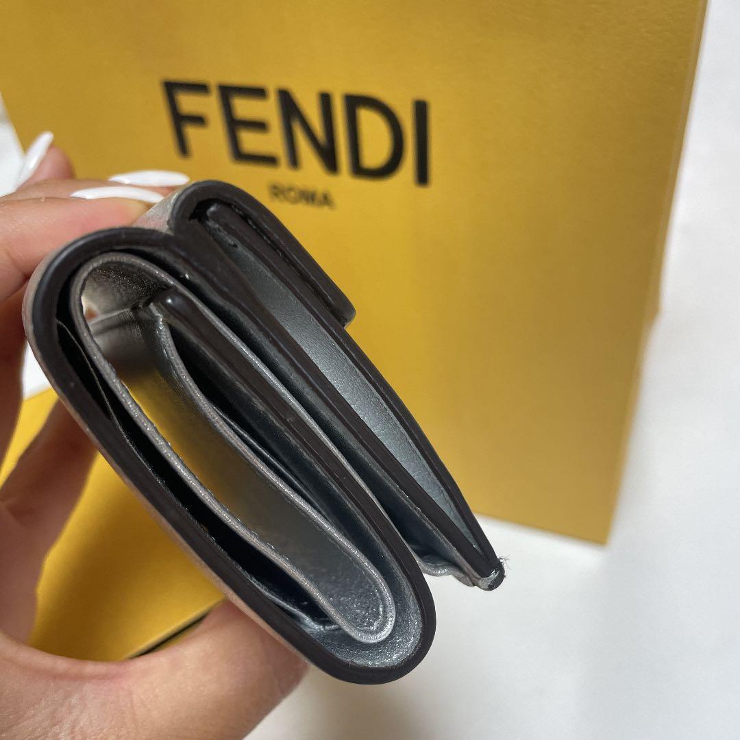 美品 fendi フェンディ シルバー 財布 ミニ財布 三つ折り財布 FENDI