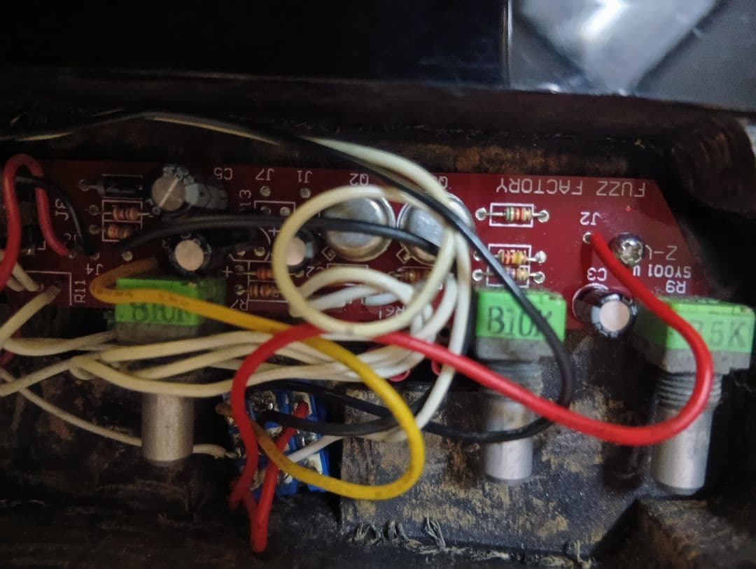 U*y様 ファズファクトリー内蔵 テレキャスター Squier John5 発振